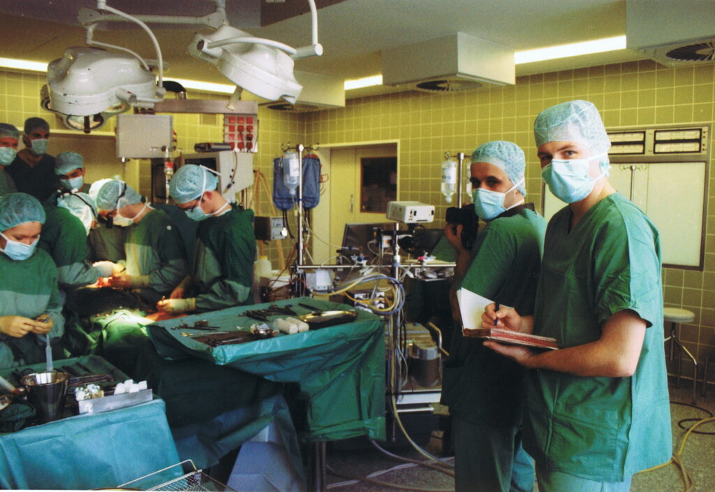 Die 20. Operation am offenen Herzen. BILD Reporter Michael Dunker
